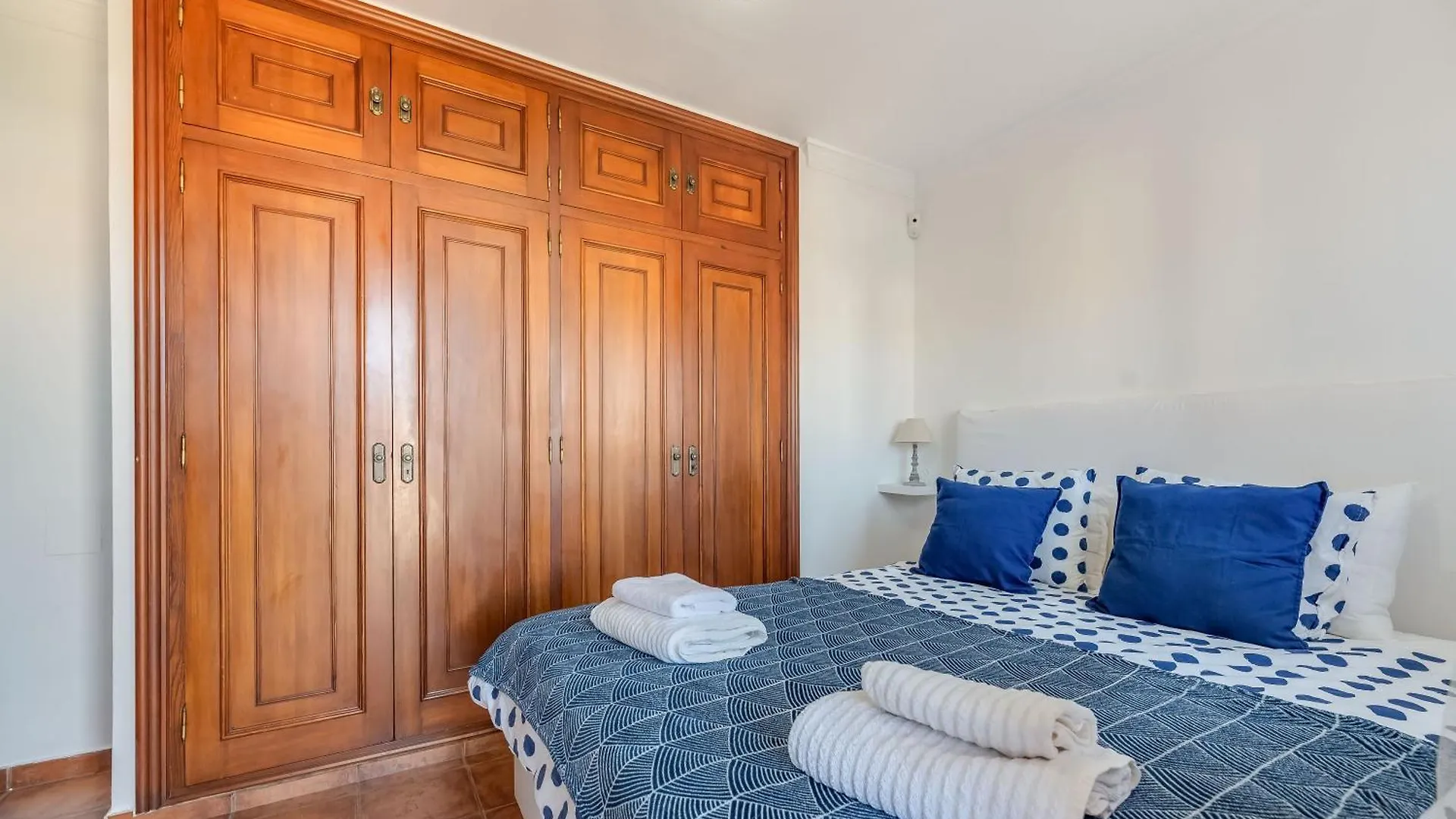 Classic 5 Bdrm Andalucian Villa W Pool & Sea View Marbella