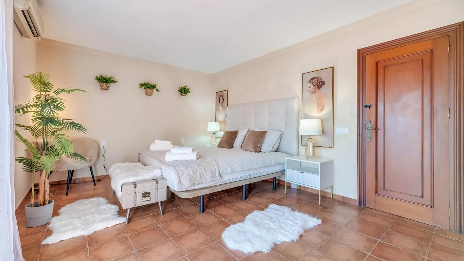 Classic 5 Bdrm Andalucian Villa W Pool & Sea View Marbella Spain