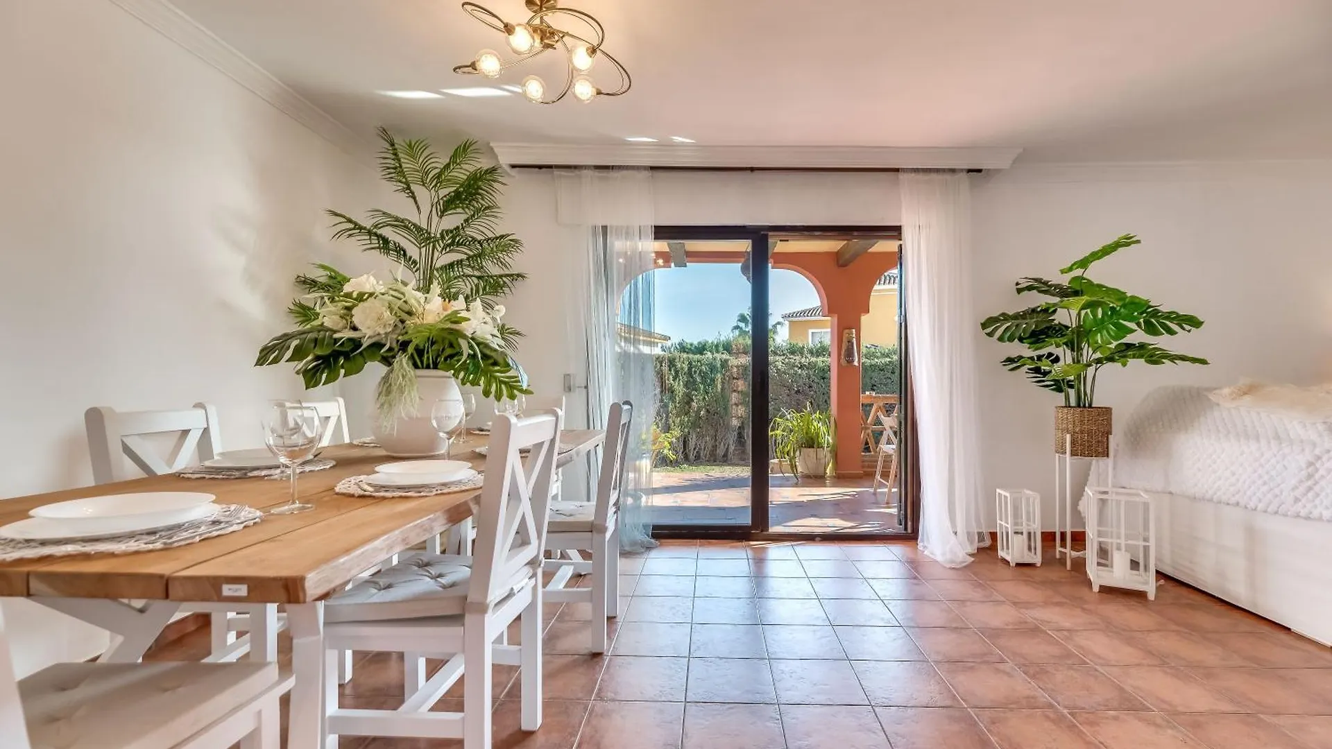Classic 5 Bdrm Andalucian Villa W Pool & Sea View Marbella