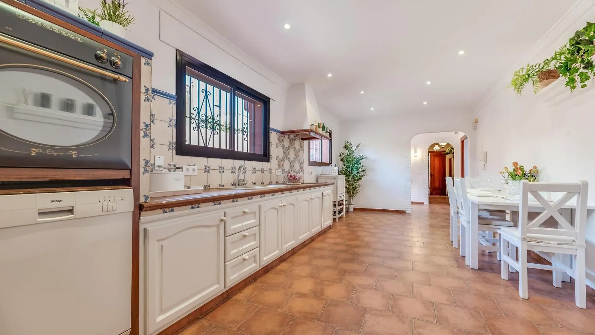 Apartment Classic 5 Bdrm Andalucian Villa W Pool & Sea View Marbella Spain