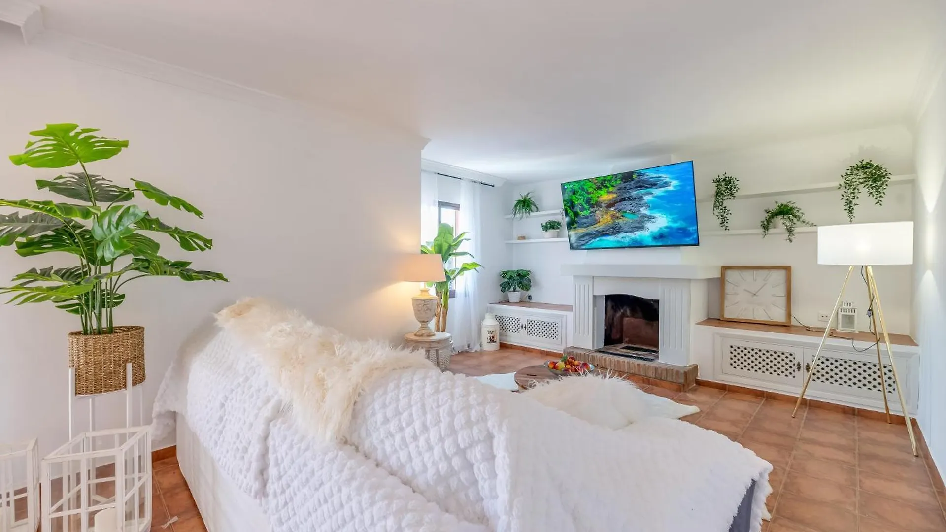 Apartment Classic 5 Bdrm Andalucian Villa W Pool & Sea View Marbella